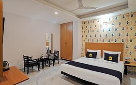 Townhouse Oak Culture Hotel & Restaurant